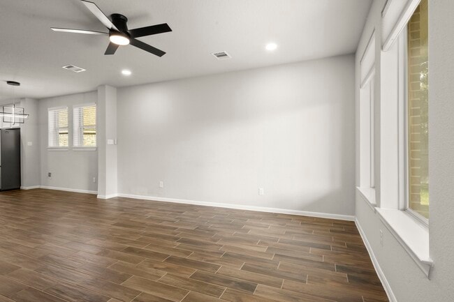 Building Photo - 104 Winged Elm Ct
