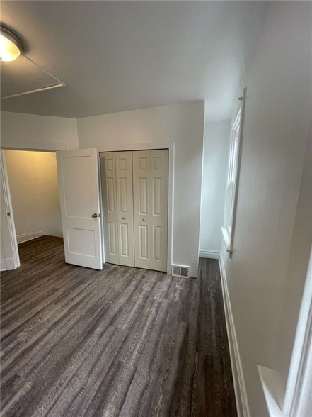 Building Photo - 136 S Spring Ave