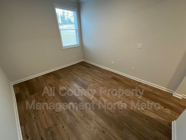 Building Photo - 191 Sweet Briar Wy