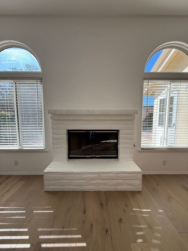 Building Photo - 2441 Iron Ridge Ct