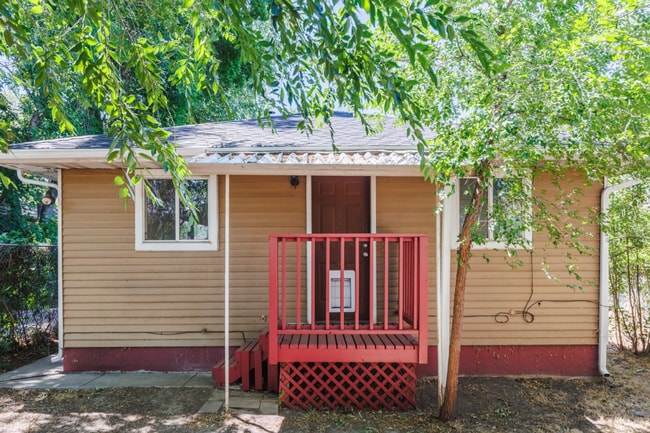 Building Photo - 265 Browning Ave