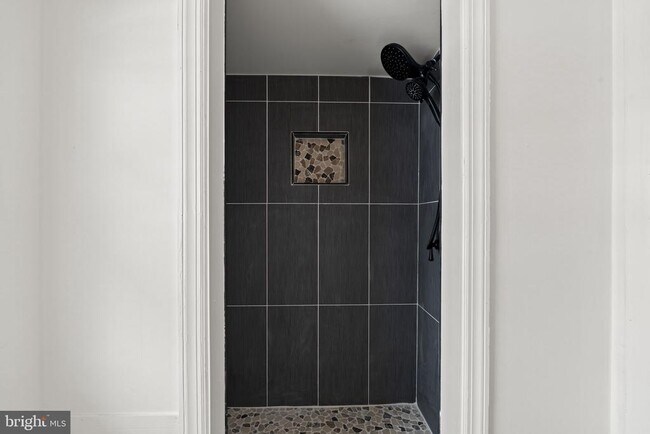 Building Photo - 395 Montgomery Dr