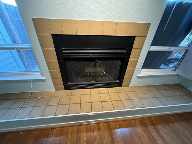 Building Photo - 1523 Hood Rd