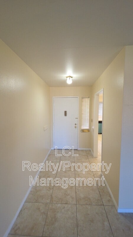 Building Photo - 26808 Augusta Dr