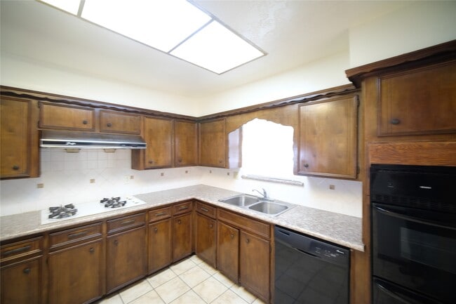Building Photo - 12327 Shannon Hills Dr