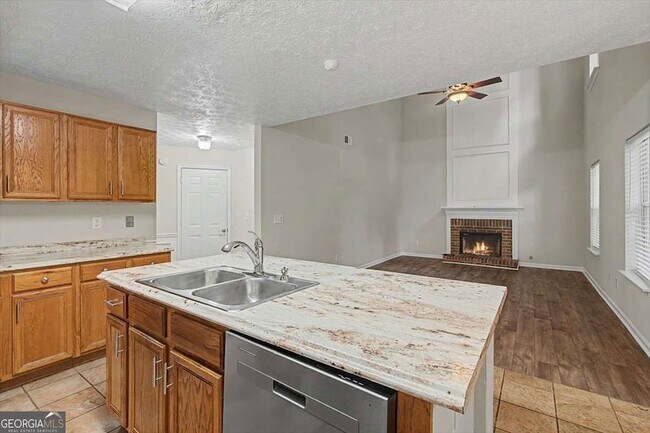Building Photo - 1590 Waterway Pl SW