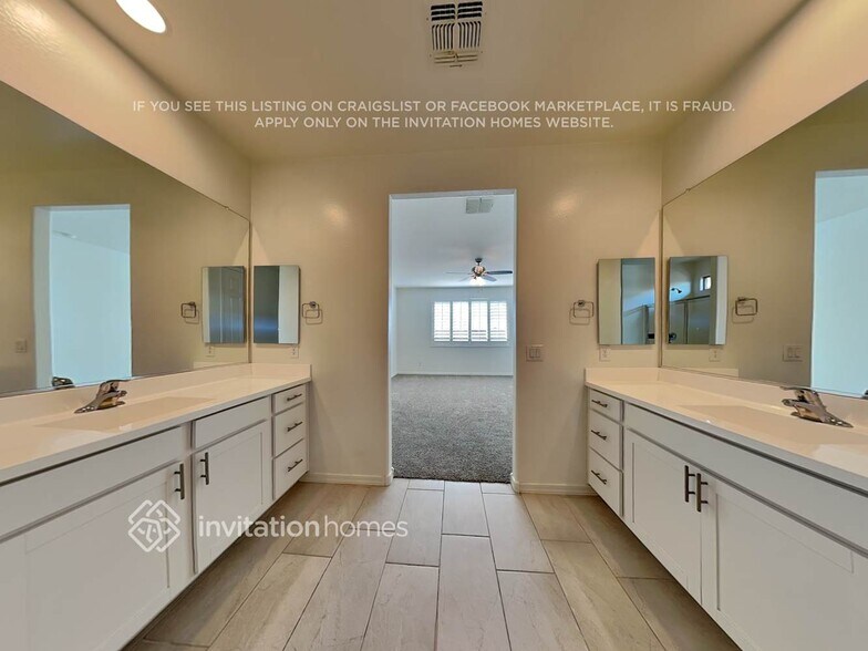 Building Photo - 18607 W Reade Ave