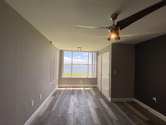 Building Photo - 2890 N Oakland Forest Dr