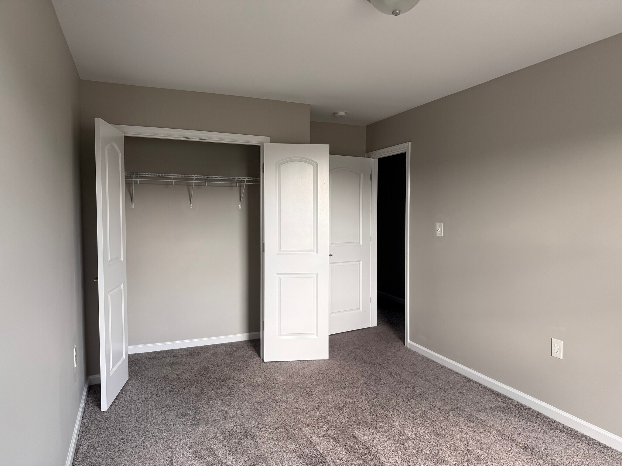 Building Photo - 270 Mabdarin Dr