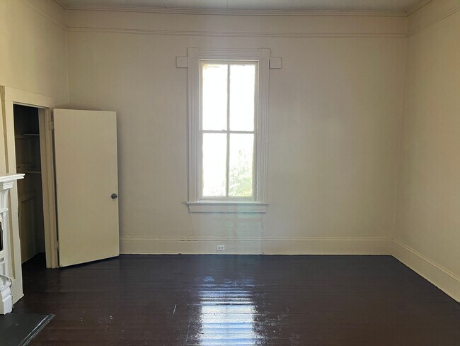 Building Photo - **AVAILABLE NOW**2 bedroom / 1 bathroom Duplex in Columbus, GA 31904***