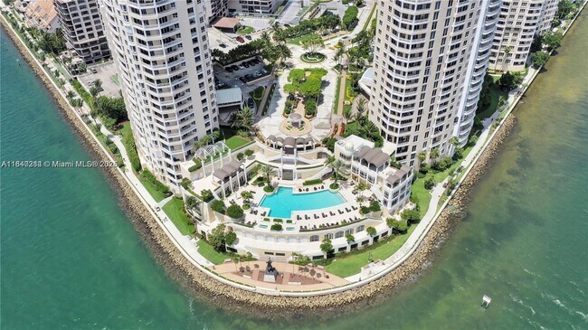 Building Photo - 848 Brickell Key Dr