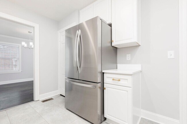 Building Photo - 2664 Kings Hwy