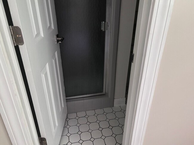 Building Photo - 3807 Radom Rd.