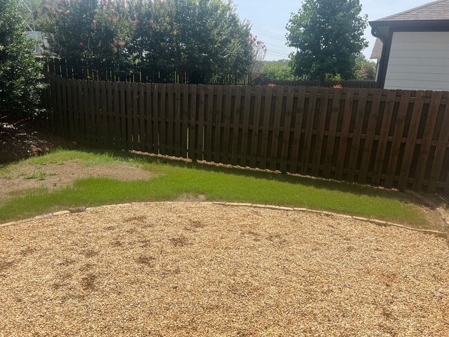 Building Photo - Must See Home In Madison City!