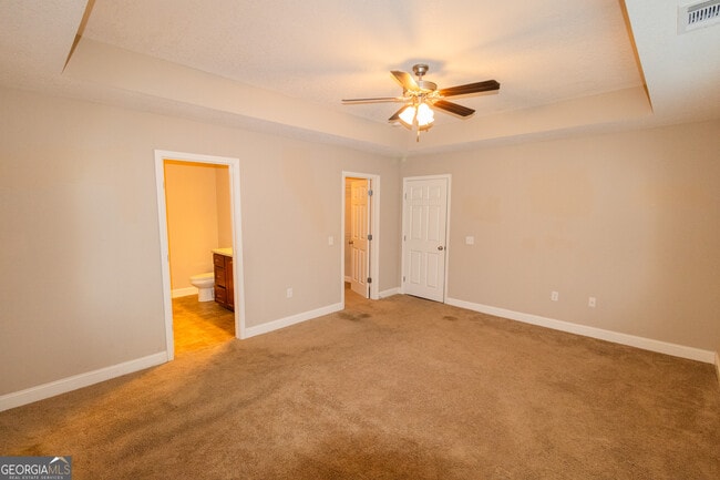 Building Photo - 173 Stillwater Dr