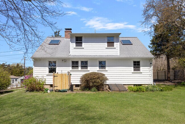 Building Photo - 153 Hamilton Ave