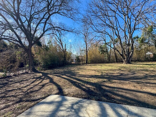 Building Photo - Cute 3 Bed 2 Bath Home in Fayetteville
