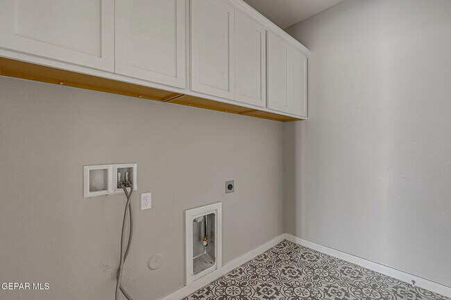 Building Photo - 7500 Porterhouse Ct