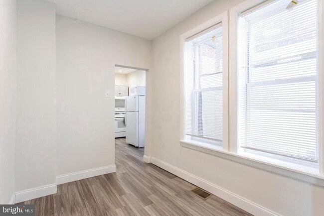 Building Photo - 1632 N 6th St