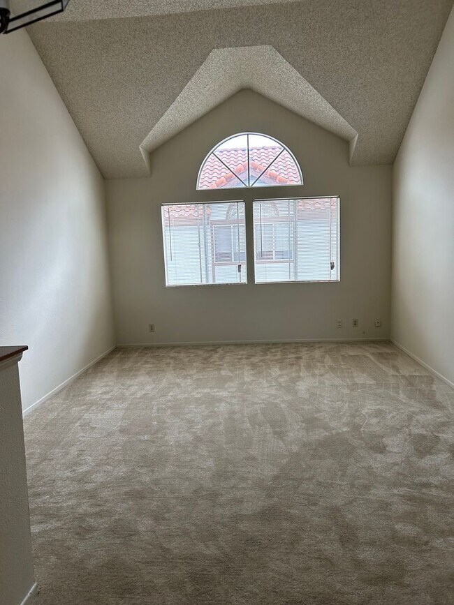 Building Photo - 4121Waln - L