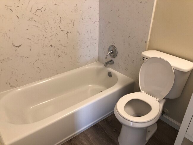 Building Photo - 125 El Toro Ct