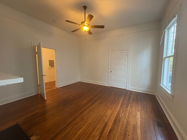 Building Photo - 169 Lamar St