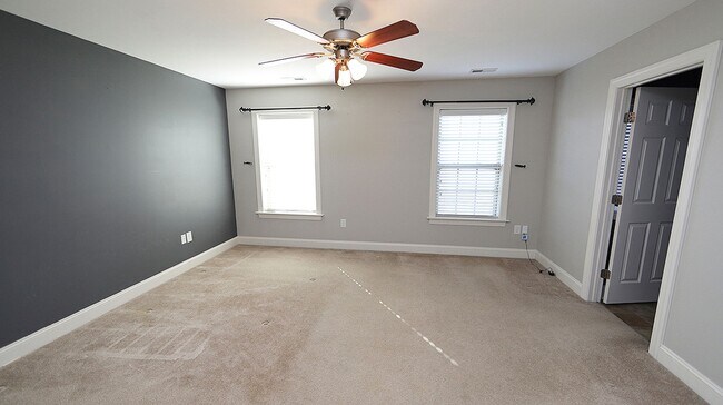 Building Photo - Lovely Bungalow-Style Home Near Downtown Fuquay!