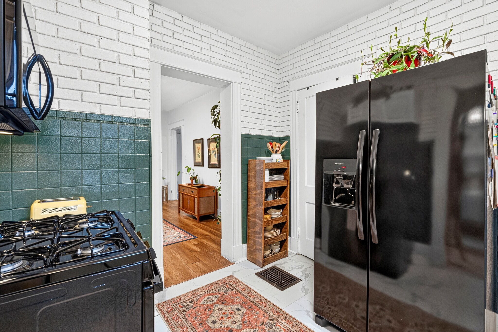 Building Photo - 1628 De Sales Ln