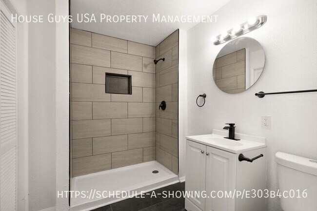 Building Photo - 10716 Ewing Ave