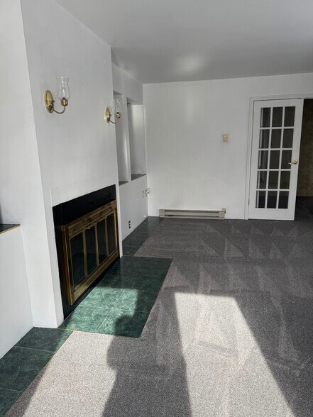 Building Photo - 8026 Ridge Rd