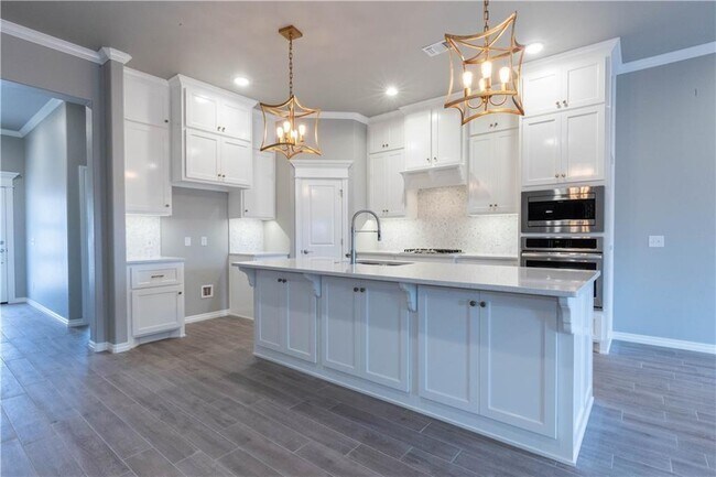 Building Photo - 7925 Sweetgum St