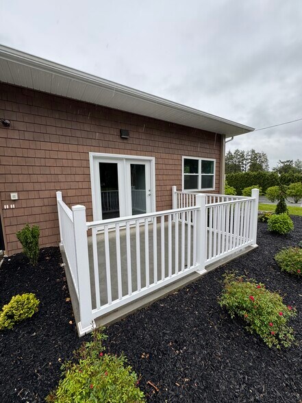 Building Photo - 415 W Butler Dr