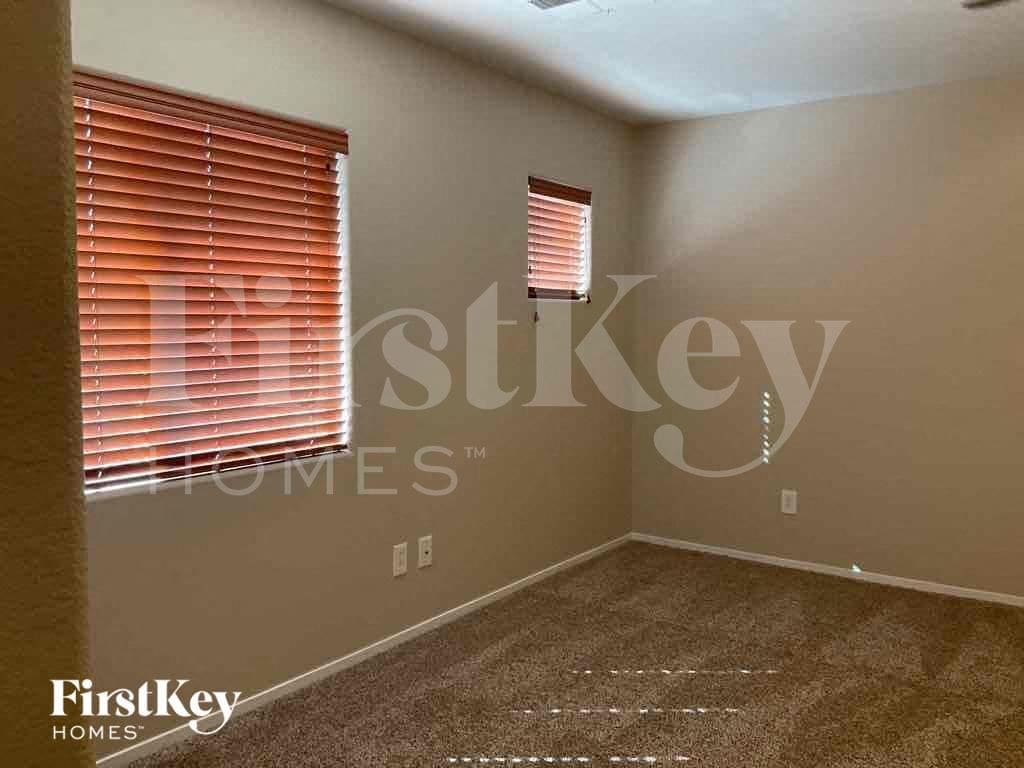 Building Photo - 5134 Tunnel Falls Dr