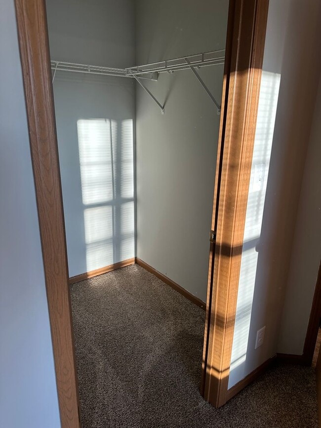 Building Photo - 1828 Starks Cir