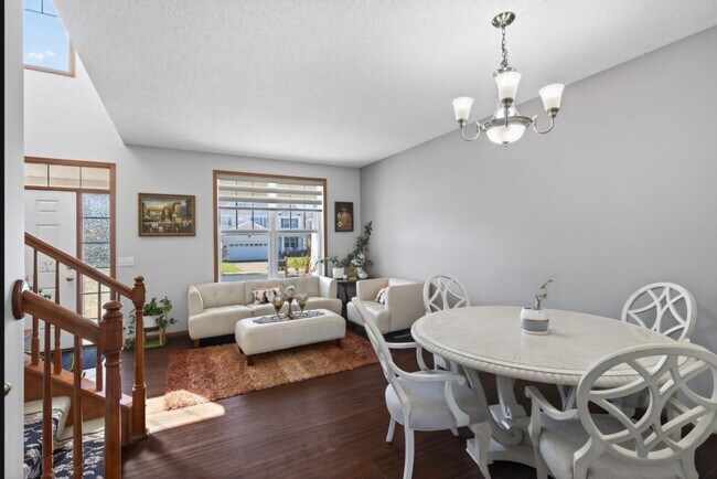 Building Photo - 15275 Plumstone Dr