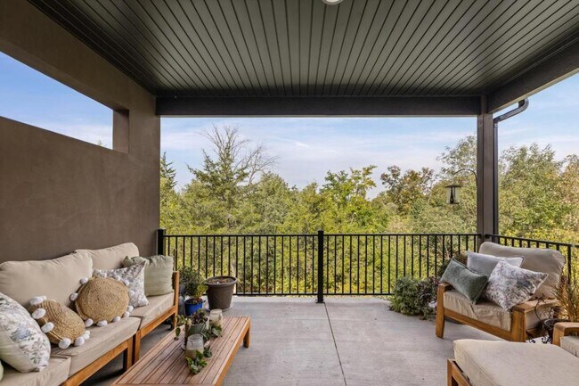 Building Photo - 5709 Bower Ln