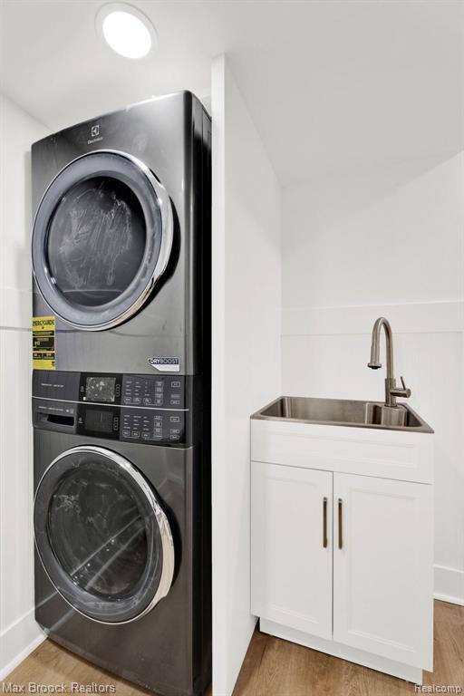 Building Photo - 7011 White Pine Dr