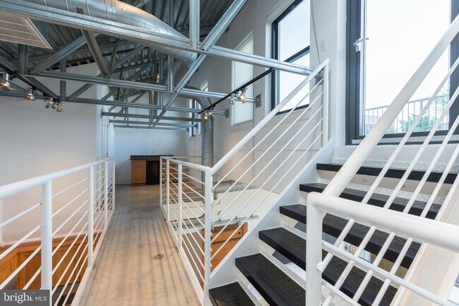 Building Photo - 2328 Champlain St NW