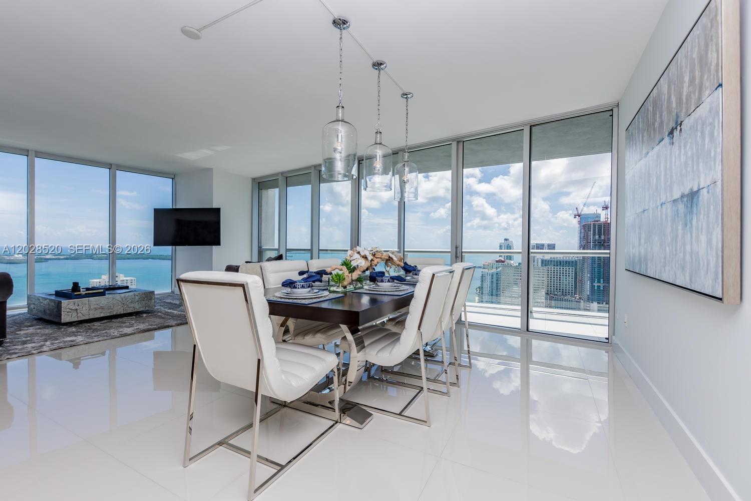 Building Photo - 495 Brickell