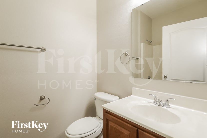 Building Photo - 6 Llobell Pl