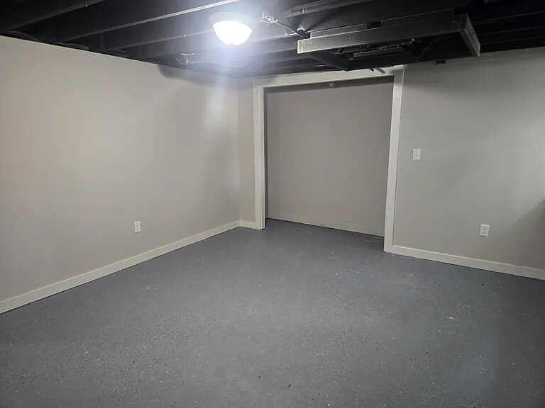 Building Photo - 441 N 39th St