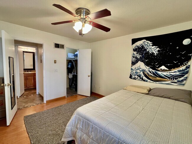Building Photo - 3440 Lebon Dr