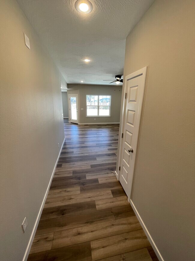 Building Photo - 712 Glenwood Ave