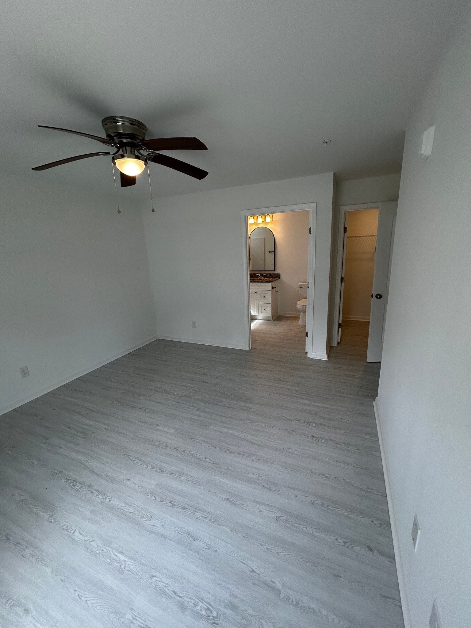 Building Photo - 171 Charter Dr