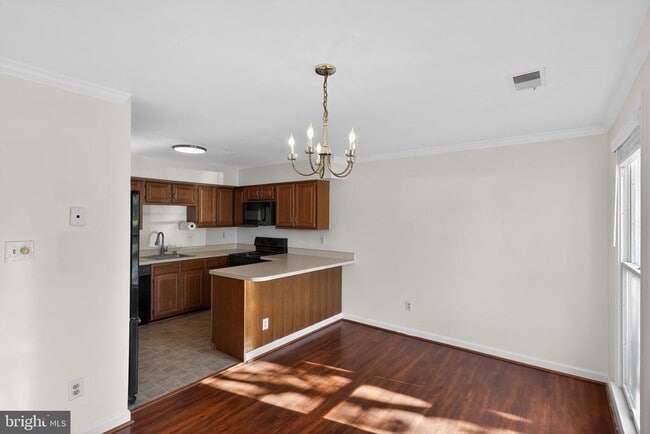 Building Photo - 219 Heather Ct