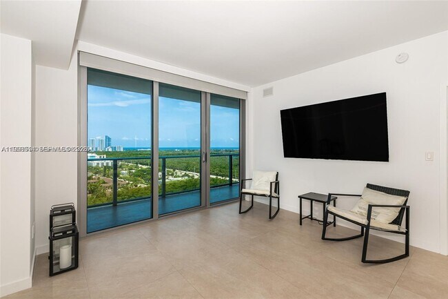 Building Photo - 16385 Biscayne Blvd