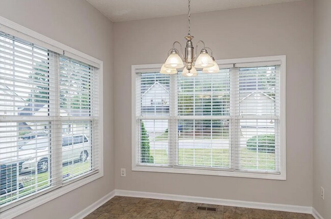 Building Photo - 3 Bedroom Ranch Near NCSU