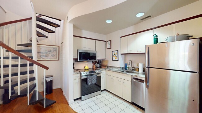 Building Photo - 2114 N St NW