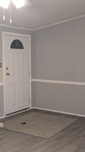 Front door entry - 291 Pebble Ln