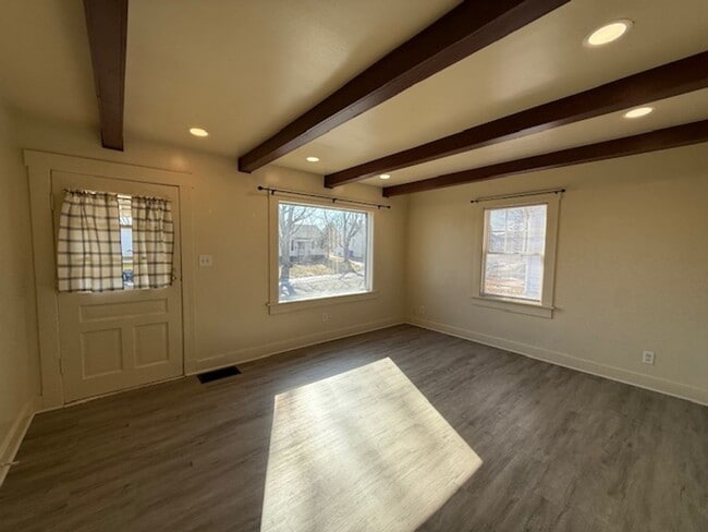 Building Photo - Bungalow Near Lake Decatur